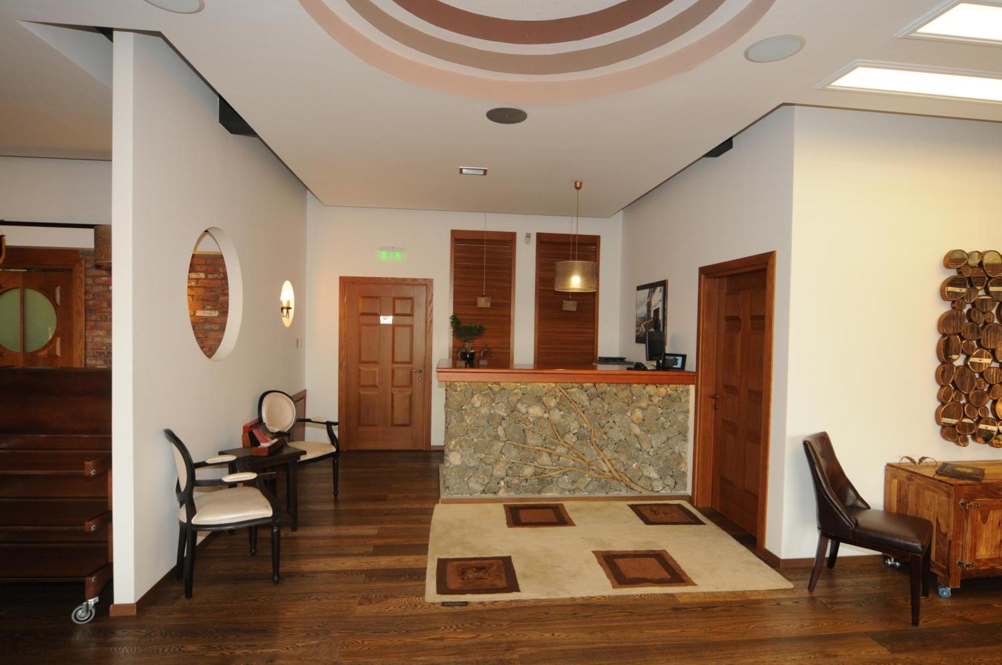 Philippeio Hotel Krinidhes Bagian luar foto